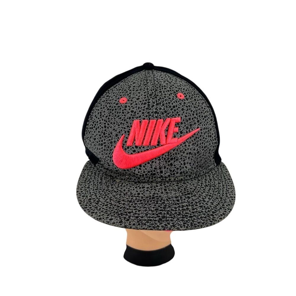 Nike SB Snapback Hat Gray/Black Geometric Reflective Unisex Adjustable